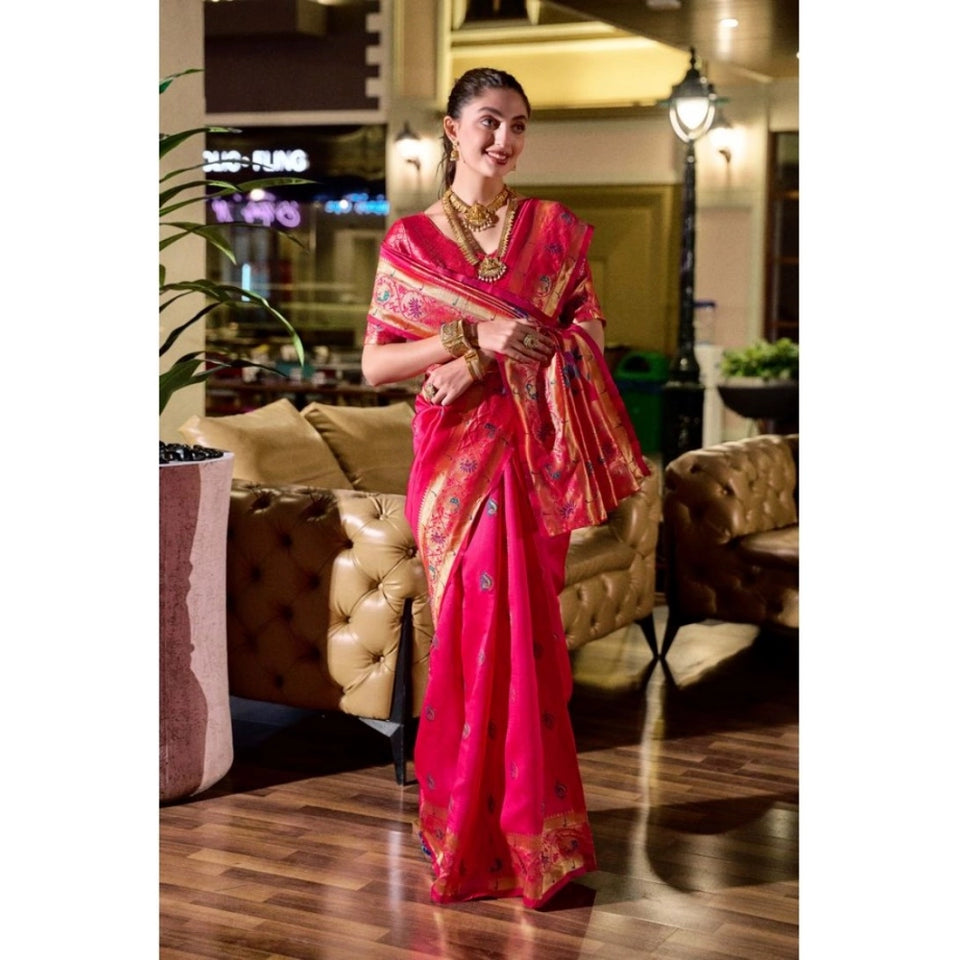 Generic Women's Silk Blend Zari Woven Saree With Unstitched Blouse 5.5Mtr (Pink)