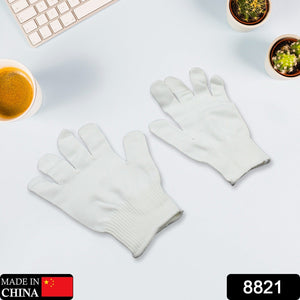 Safety gloves with heat and cut protection